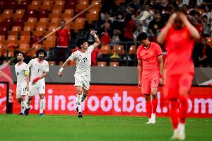 接连创造纪录...国足队史首次负于塔吉克斯坦，上轮首负巴勒斯坦
